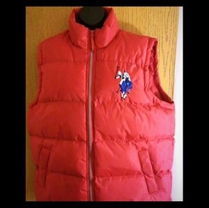 Red us polo vest with blue horse